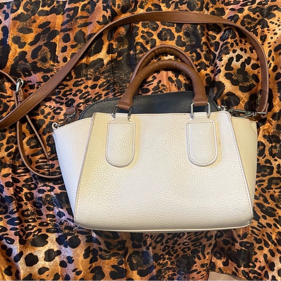 Steve Madden Handbag W detachable inside bag - Picture 3 of 5